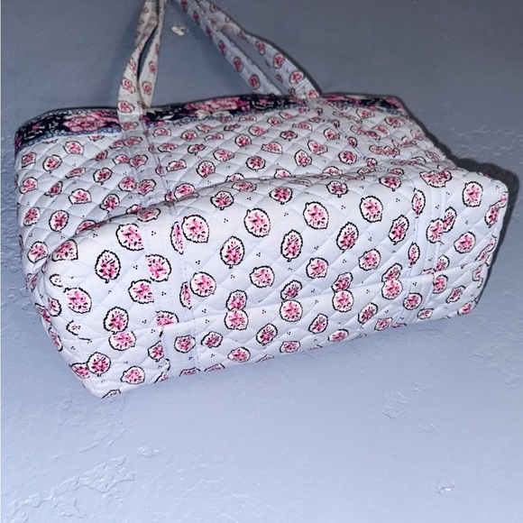 Vera Bradley Magnifique Leaf Tote And Turnlock Wallet - Picture 9 of 16